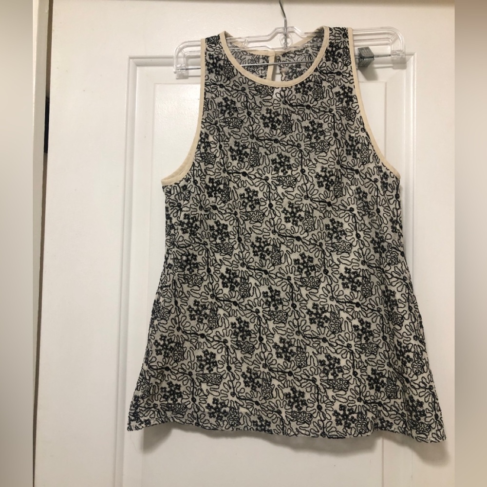 Nanette Lepore Cream Tank with Black Floral Geo Print Size 4 beautiful price $98